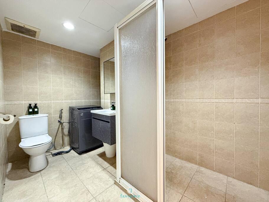 Cozy 3b2b 7 Pax - 5 Min To Klcc - Free Parking & Wifi Kuala Lumpur