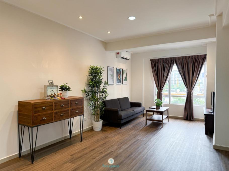 Cozy 3b2b 7 Pax - 5 Min To Klcc - Free Parking & Wifi Pangsapuri *