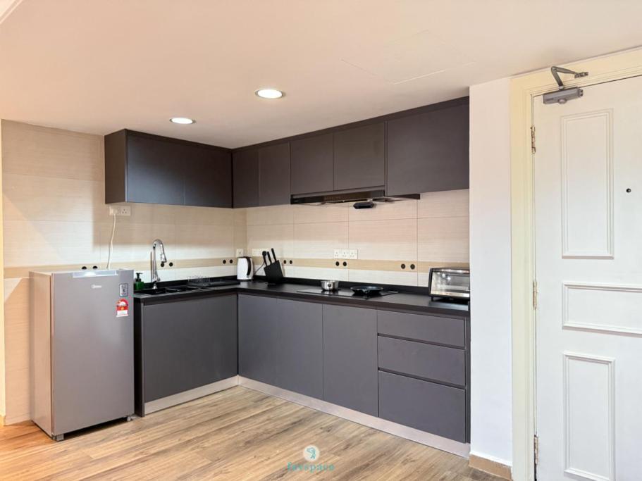 Cozy 3b2b 7 Pax - 5 Min To Klcc - Free Parking & Wifi *